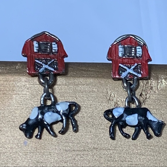 Vintage La Rage Barn & Cow Dangle Earrings - Picture 3 of 9